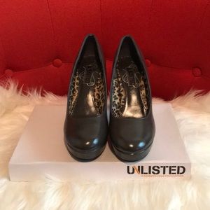 Kenneth Cole Gray Pumps